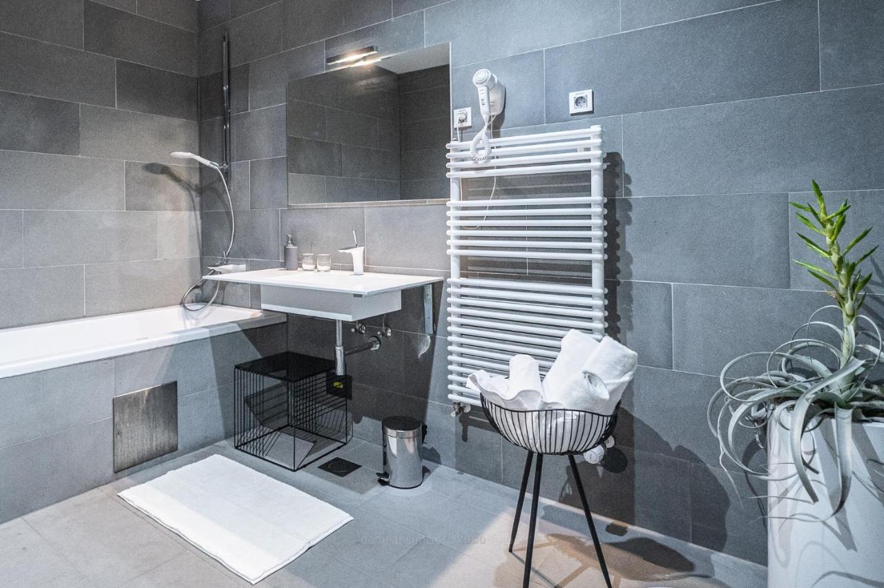 Vila Vipolze - Rooms & J. Suites Exterior photo